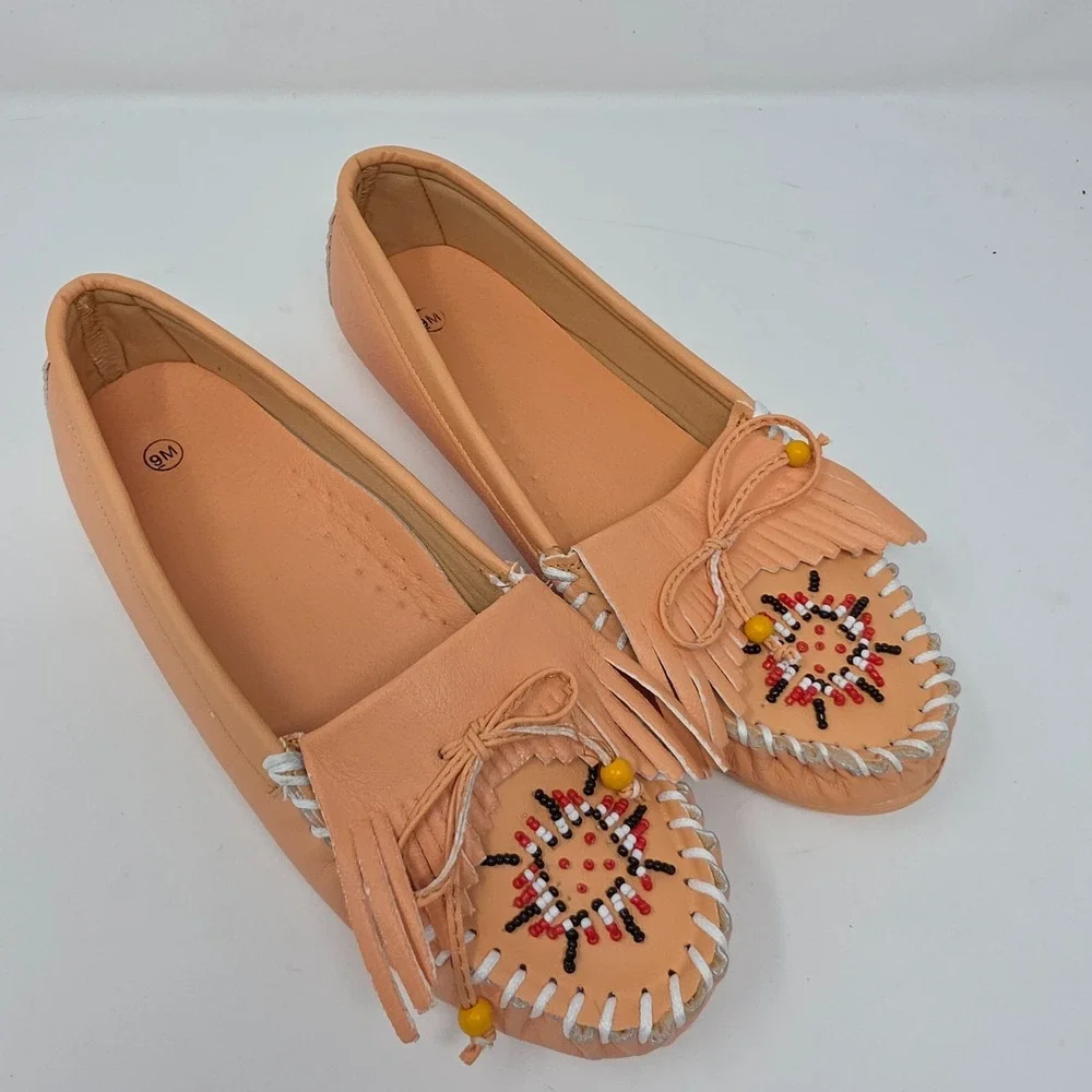 Designer Moccasin Loafer Shoes Womens 9M Apricot Leather Beaded Low Top Slip On - Picture 2 of 8
